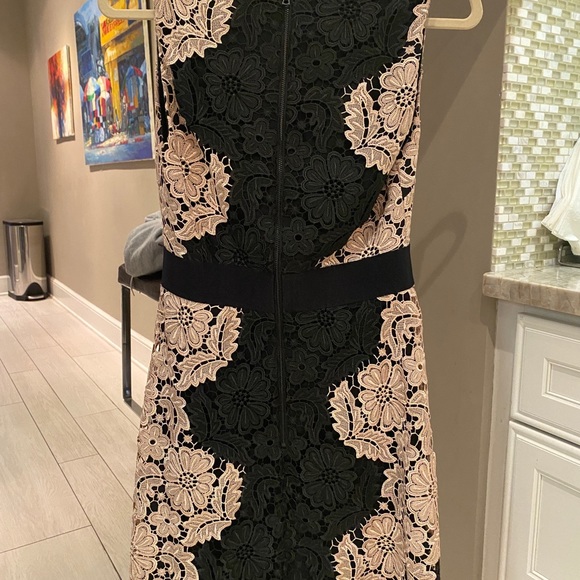 Alice and Olivia lace dress - Picture 3 of 4